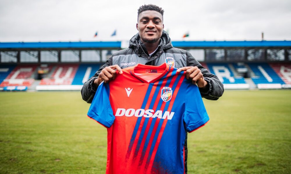 Rafiu Durosinmi: Nigeria youngster joins Fortune Bassey at Viktoria Plzen