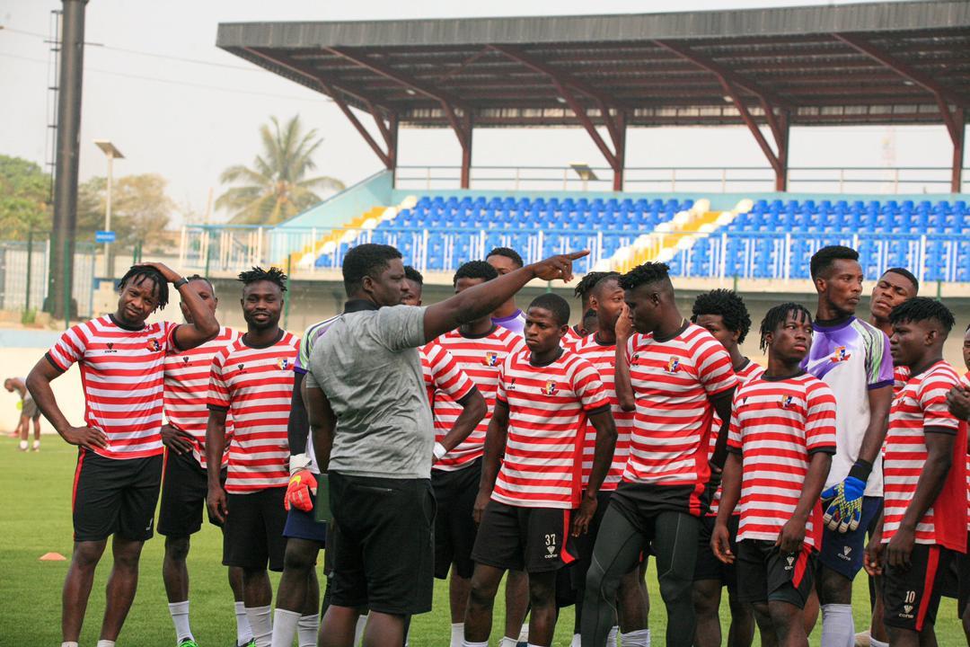 PHOTOS: Super Eagles star trains with Remo stars ahead of new NPFL season PHOTOS: Super Eagles star trains with Remo stars ahead of new NPFL season