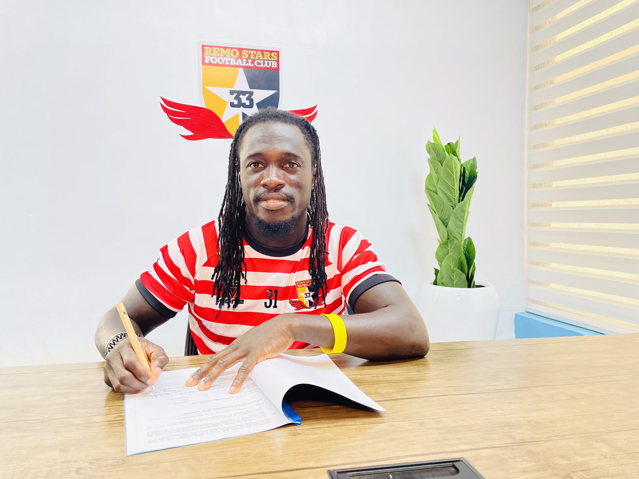 Junior Lokosa returns to NPFL with Remo Stars