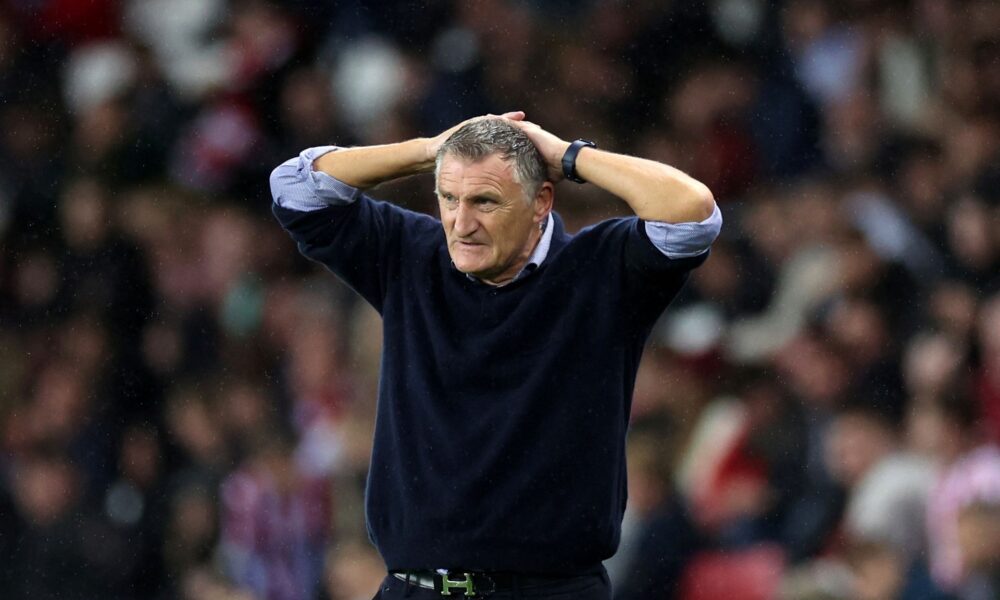 Journalist urges Mowbray to hand Ekwah a rare Sunderland start Journalist urges Mowbray to hand Ekwah a rare Sunderland start