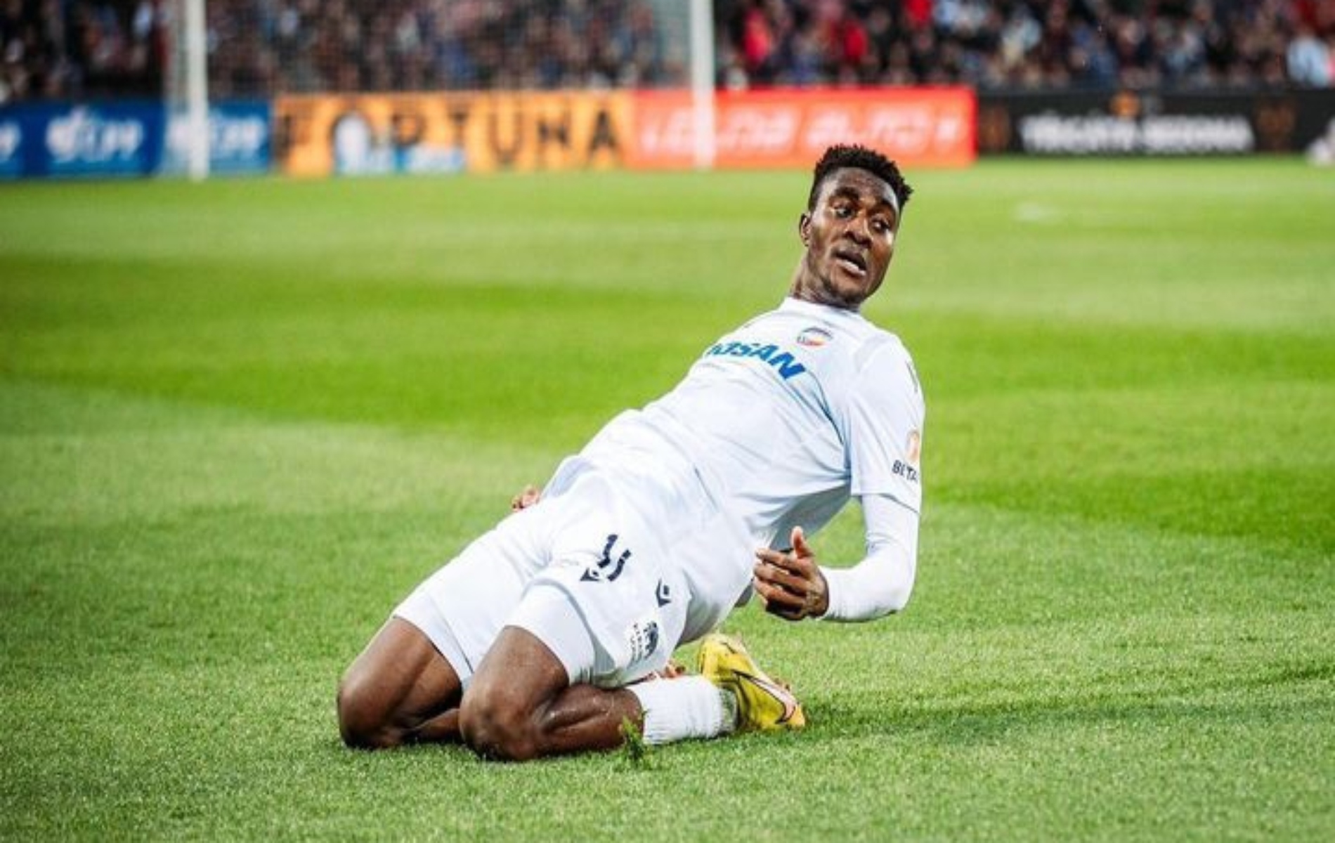 Rafiu Durosinmi scores in Viktoria Plzen loss to Sparta Prague Rafiu Durosinmi scores in Viktoria Plzen loss to Sparta Prague