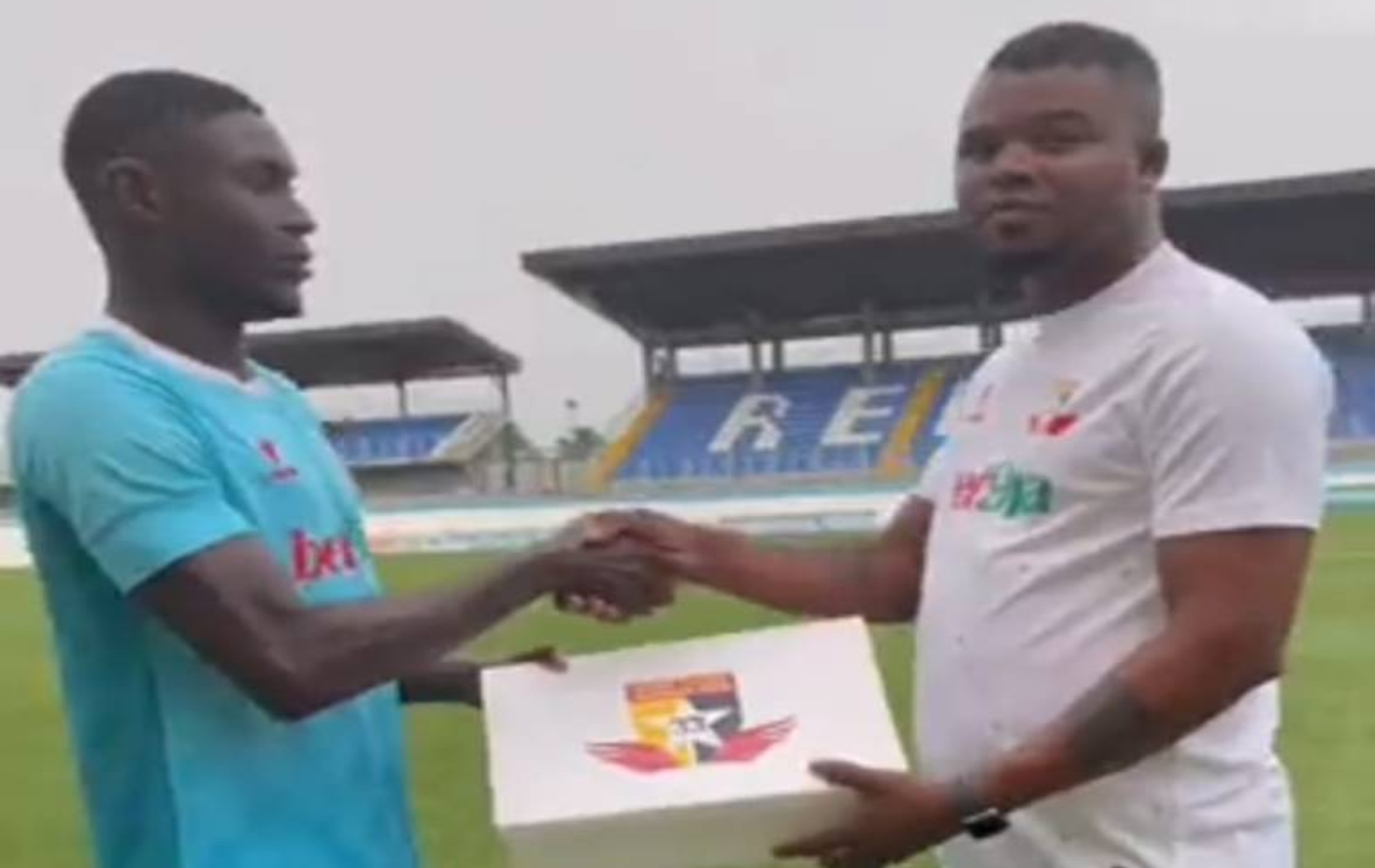 NPFL: Remo Stars honour fan for club’s logo tattooed on his arm NPFL: Remo Stars honour fan for club’s logo tattooed on his arm