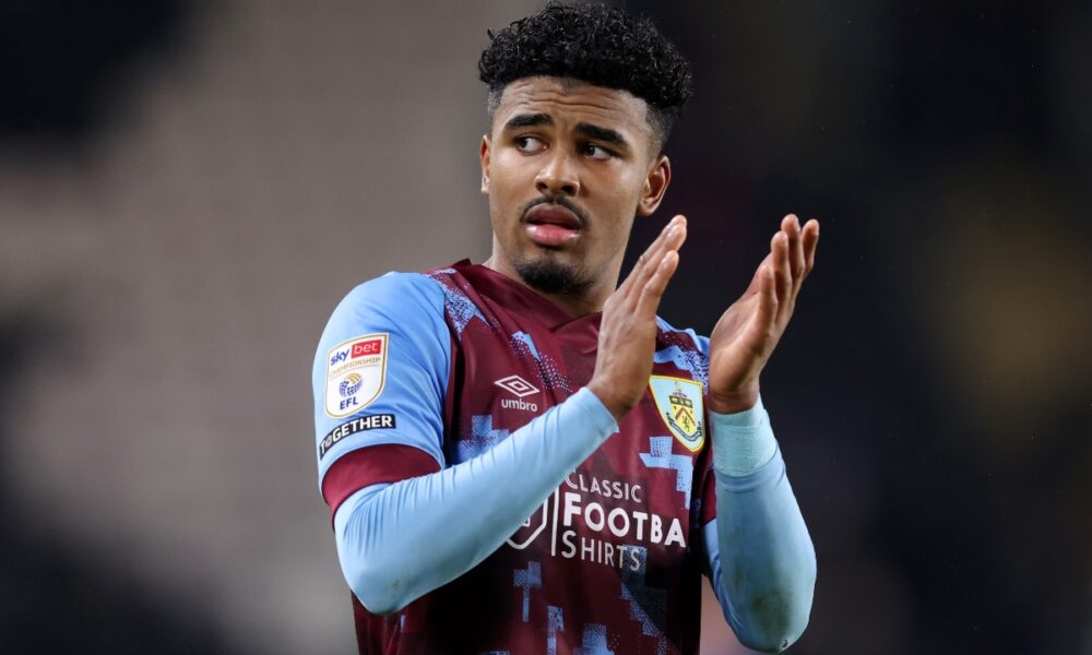 On-loan Chelsea defender included in EFL Championship Team of the Season