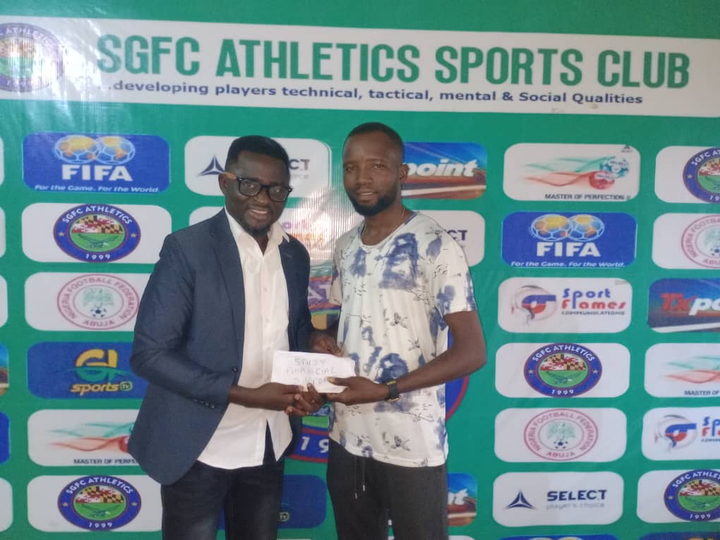 SGFC GM Olatoye Gives Financial Support To A.A Salami SGFC GM Olatoye Gives Financial Support To A.A Salami