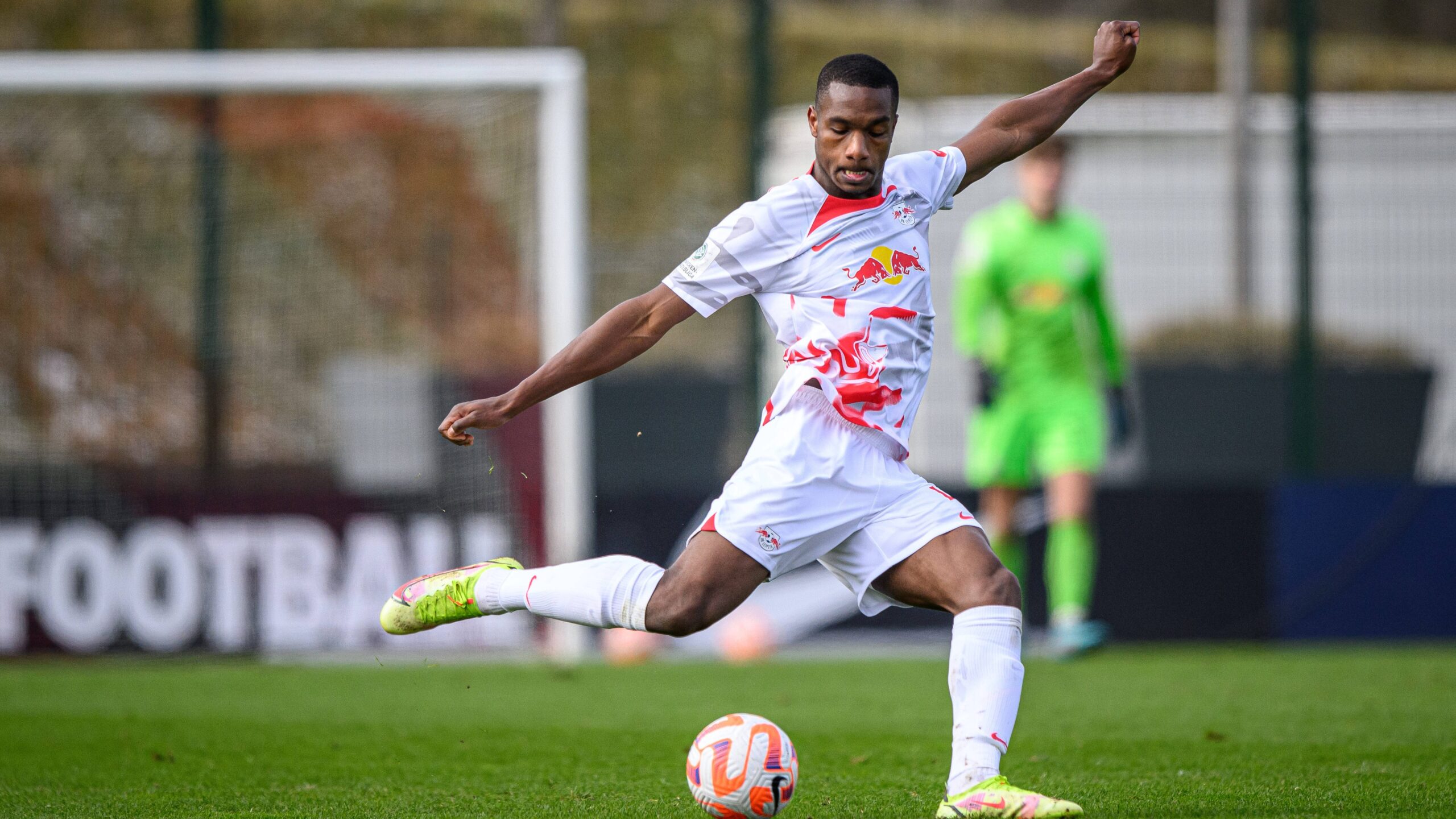 Daniel Ihendu: Nigerian youngster joins Bundesliga side Werder Bremen Daniel Ihendu: Nigerian youngster joins Bundesliga side Werder Bremen
