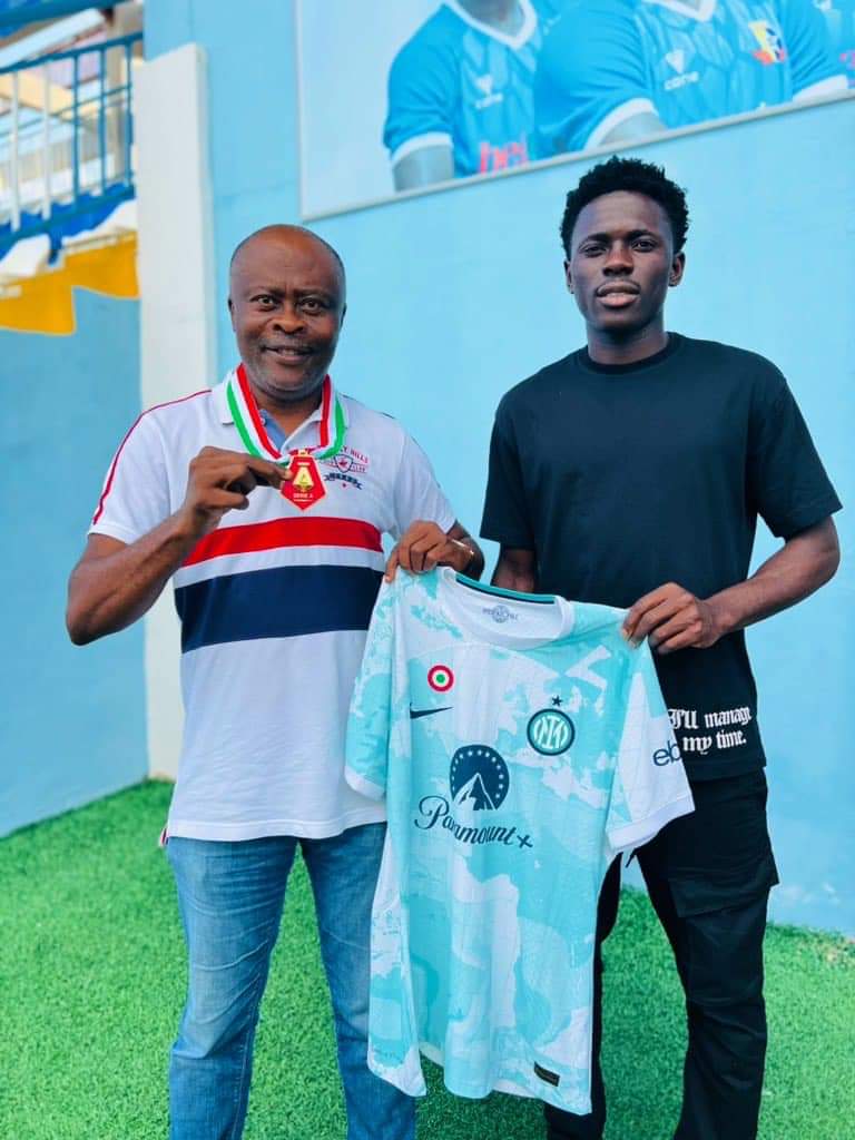 Ebenezer Akinsanmiro In Remo Stars To Say Thank You Ebenezer Akinsanmiro In Remo Stars To Say Thank You