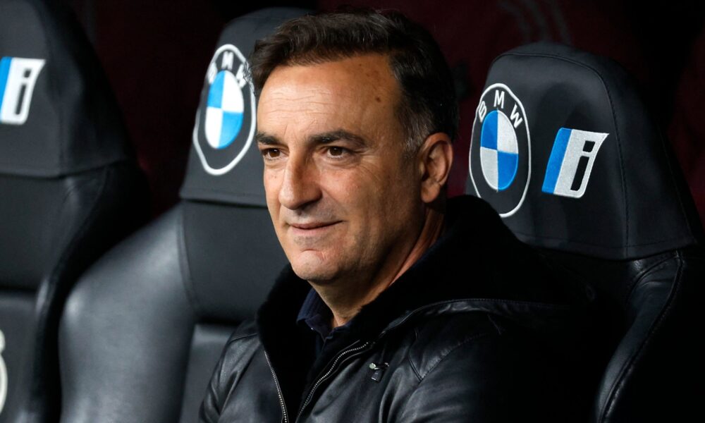 Leeds Hold Talks With 57 y/o Coach