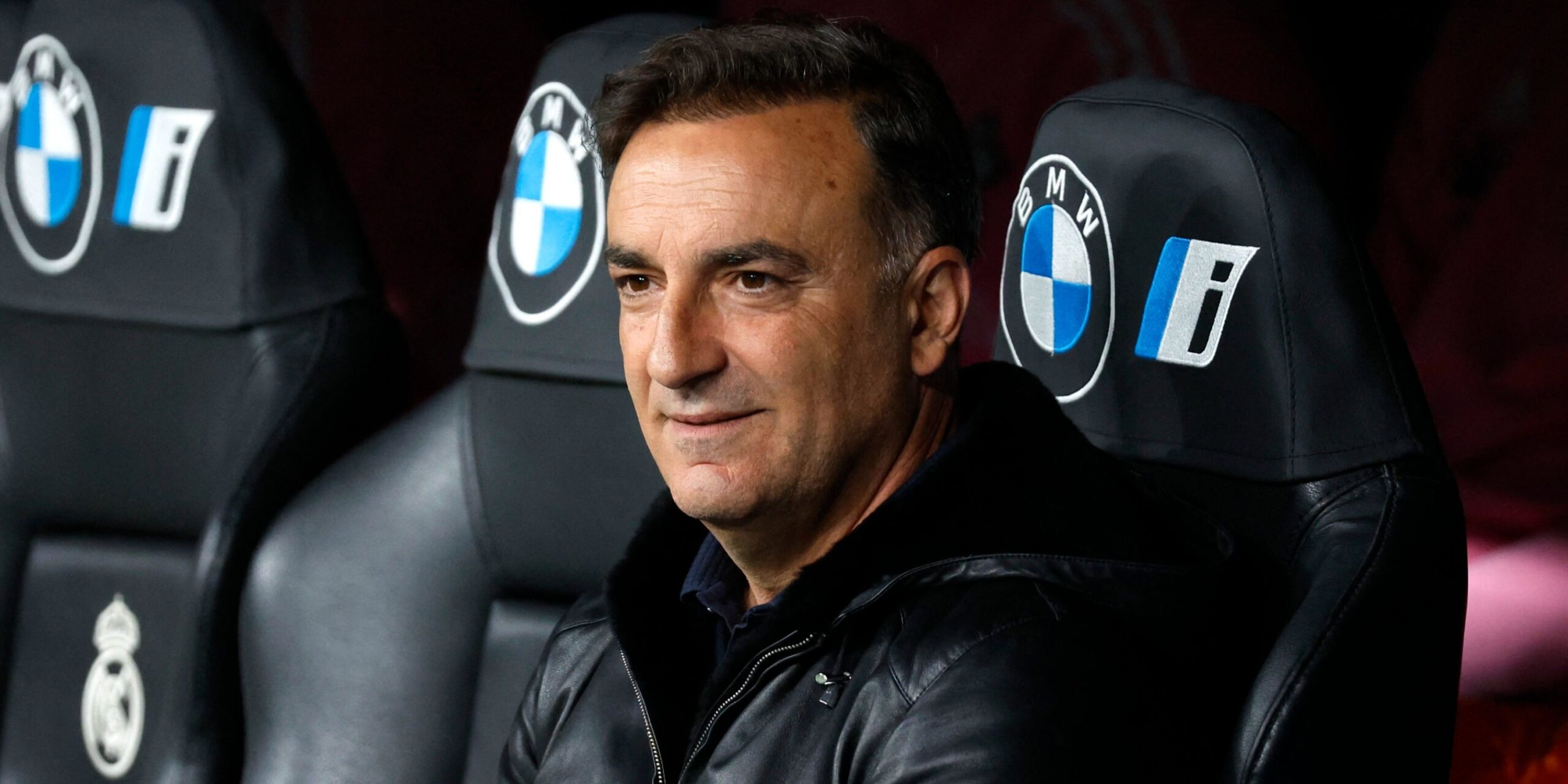 Leeds Hold Talks With 57 y/o Coach