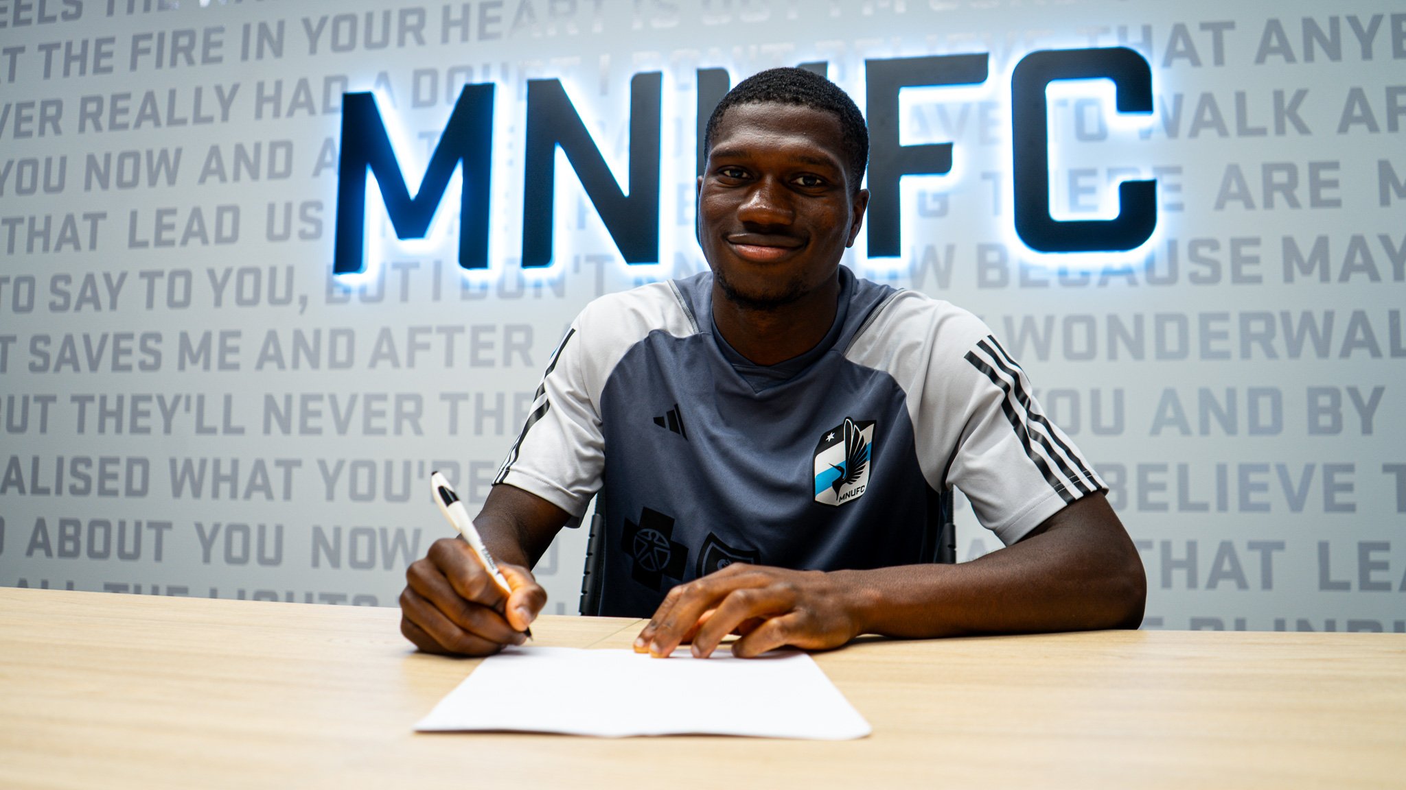 Emmanuel Iwe: Nigerian midfielder joins Minnesota United Emmanuel Iwe: Nigerian midfielder joins Minnesota United