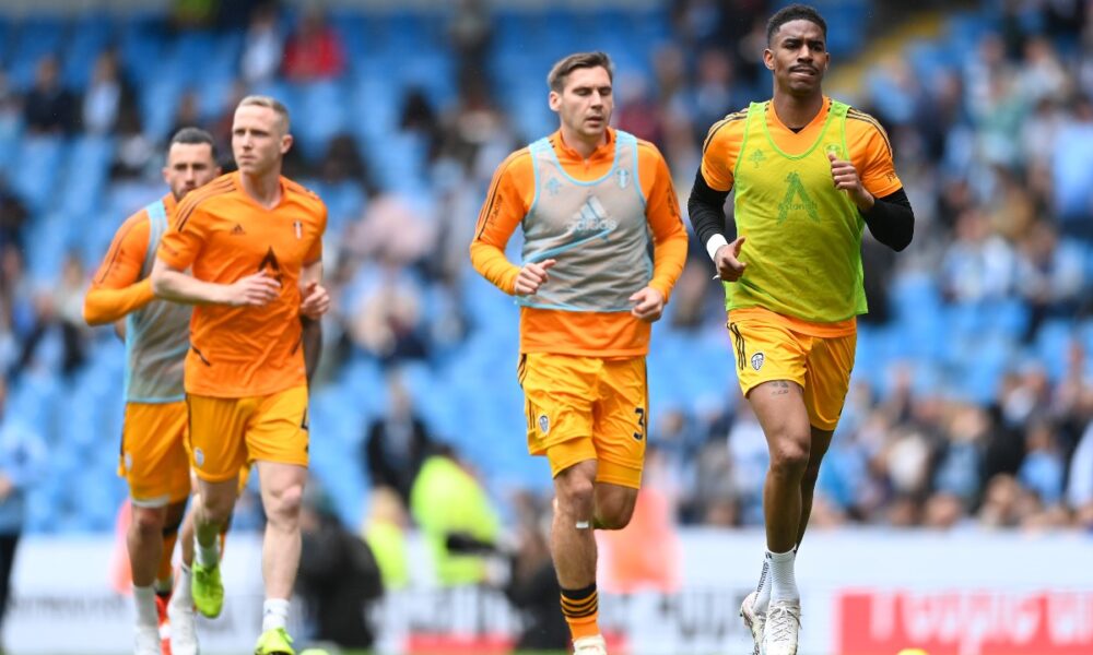 Leeds United transfer news: Robinson on Junior Firpo