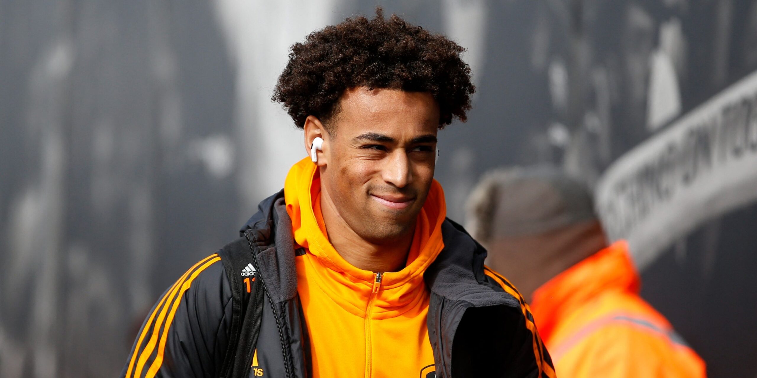 Journalist Claims 24-Year-Old Leeds Hero Could Stay Put Journalist Claims 24-Year-Old Leeds Hero Could Stay Put