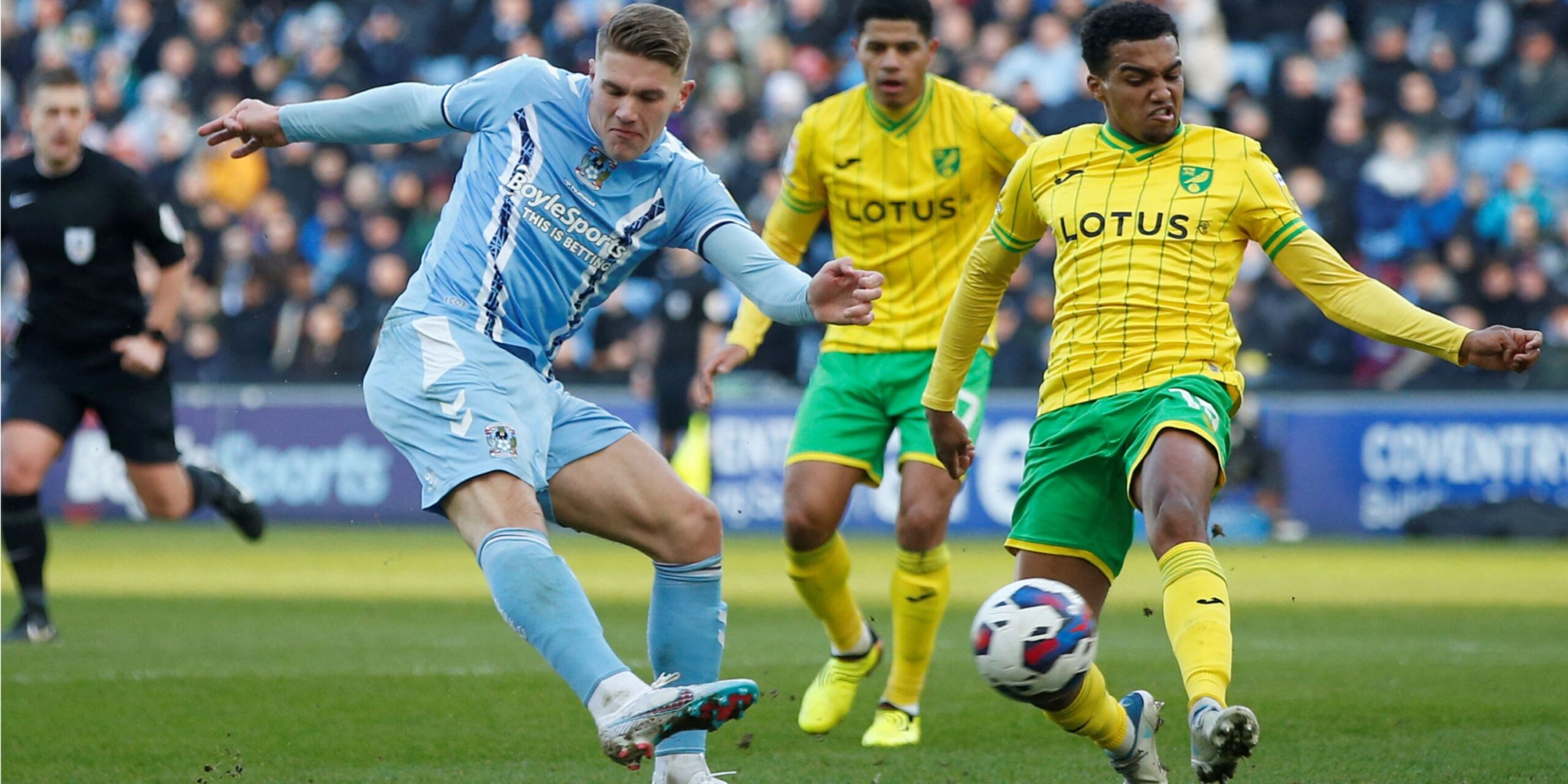 Leeds Make Contact With £3,462-A-Week Striker Over Move Leeds Make Contact With £3,462-A-Week Striker Over Move