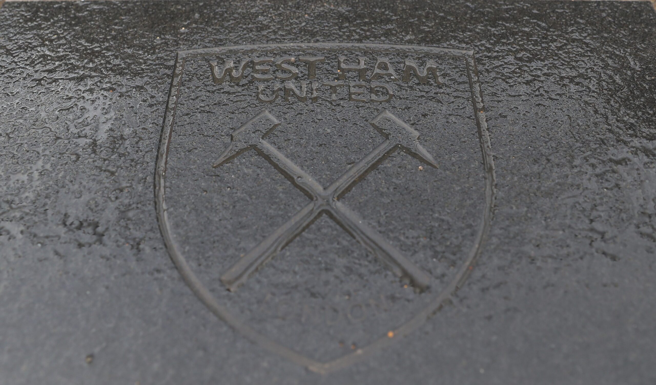 Insider gives intriguing transfer update