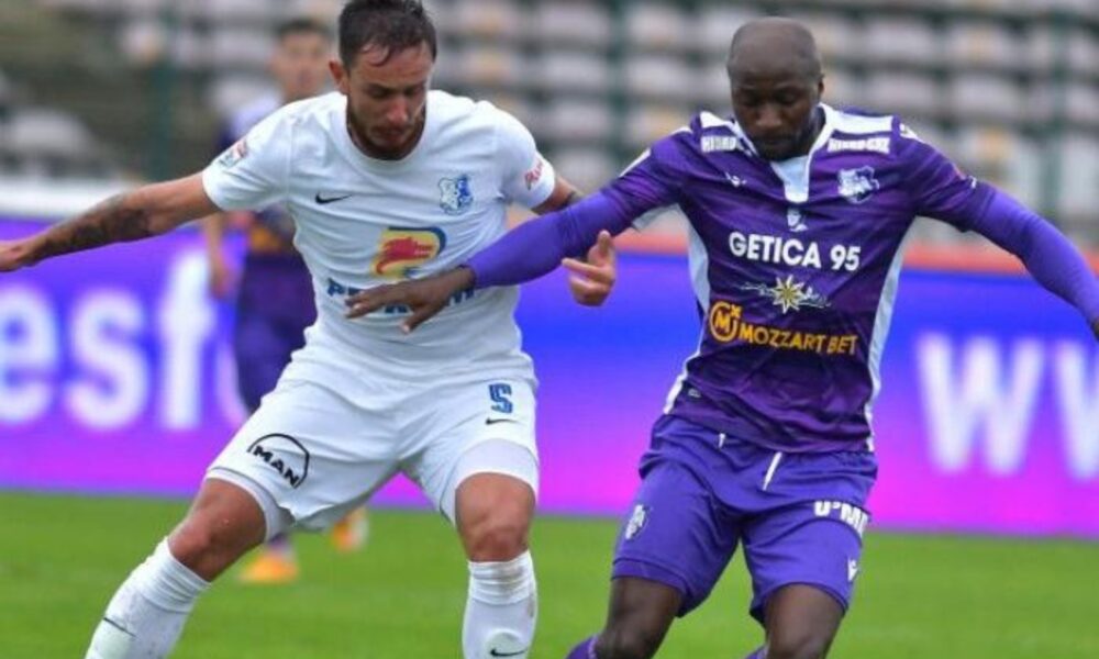 Fatai Kehinde: Nigerian striker inspires Romanian club Otelul Galati to away win