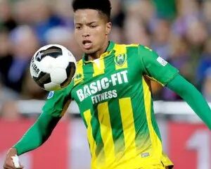 Ebuehi Set to Undergo Fitness Assessment Ahead of Crucial PSV Showdown