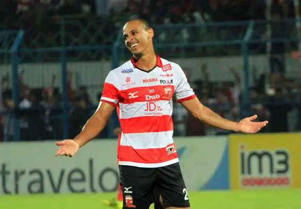 Madura United Display Resilience in Absence of Injured Odemwingie, Says Coach De Oliveira Madura United Display Resilience in Absence of Injured Odemwingie, Says Coach De Oliveira