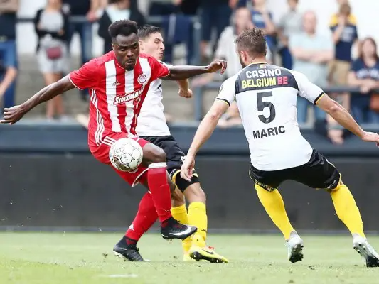 Emenike Shines with Brace for Olympiacos, Akpeyi Makes Impact on Return Emenike Shines with Brace for Olympiacos, Akpeyi Makes Impact on Return