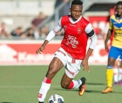 “He is a mile off” — Barnsley coach laments Kelechi Nwakali’s fitness