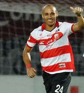 Odemwingie Ends Goal Drought with Stellar Performance in Madura United’s Thrilling Victory Odemwingie Ends Goal Drought with Stellar Performance in Madura United’s Thrilling Victory