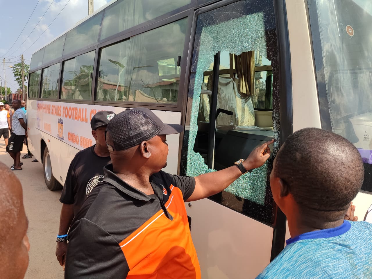 Ologunloluwa visits Benin city, charges Sunshine stars players to move past horrible attack Ologunloluwa visits Benin city, charges Sunshine stars players to move past horrible attack