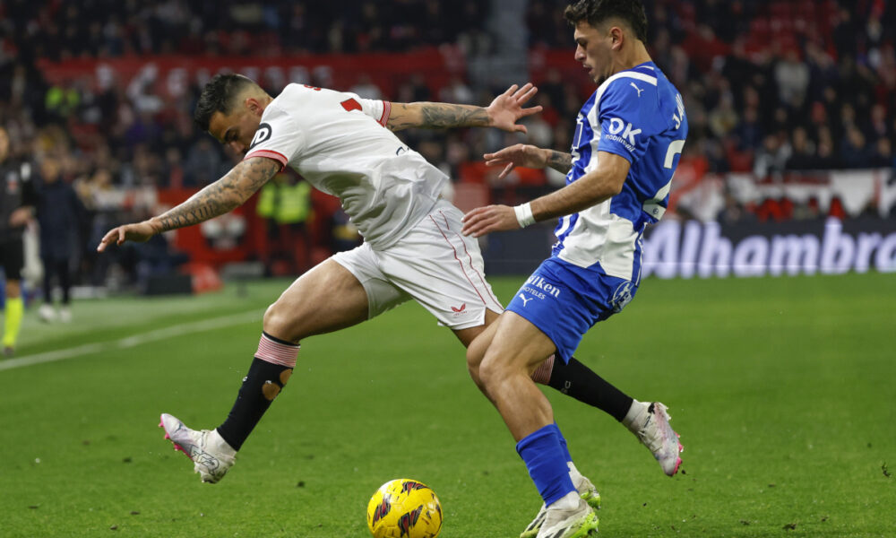 Milan look at Alaves talent Lopez Milan look at Alaves talent Lopez