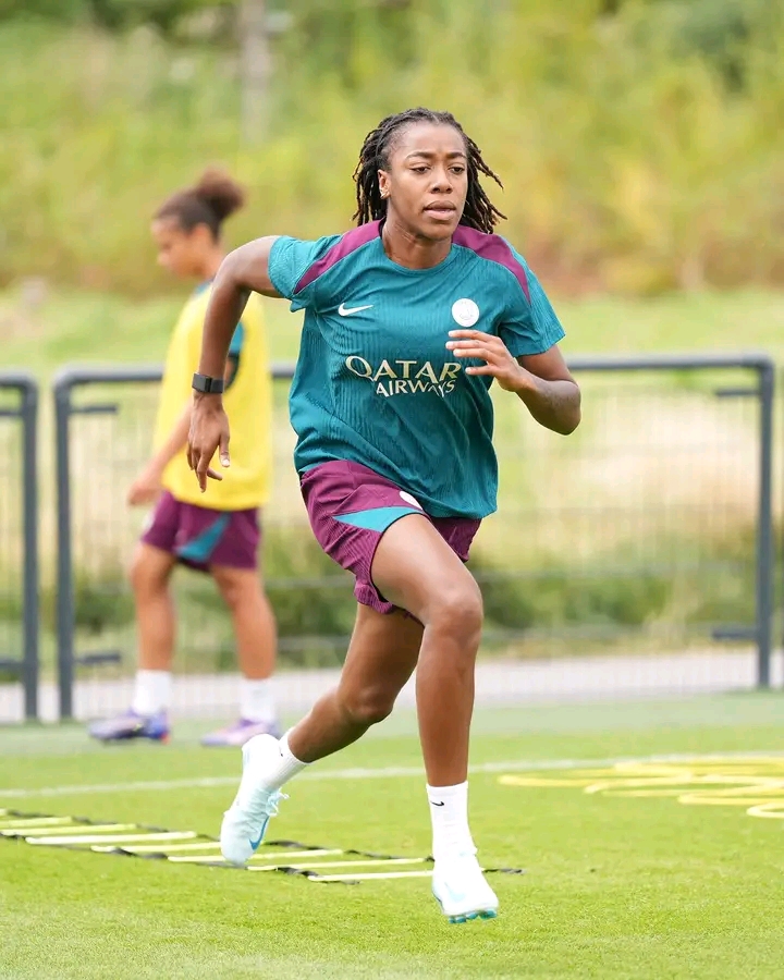 Jennifer Echegini observes first training with PSG Jennifer Echegini observes first training with PSG