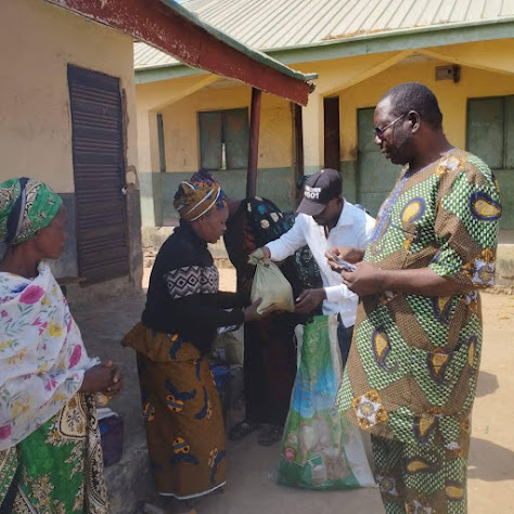 Nigeria goalkeeper Ojo Olorunleke extends food and financial support to Bunu widows Nigeria goalkeeper Ojo Olorunleke extends food and financial support to Bunu widows