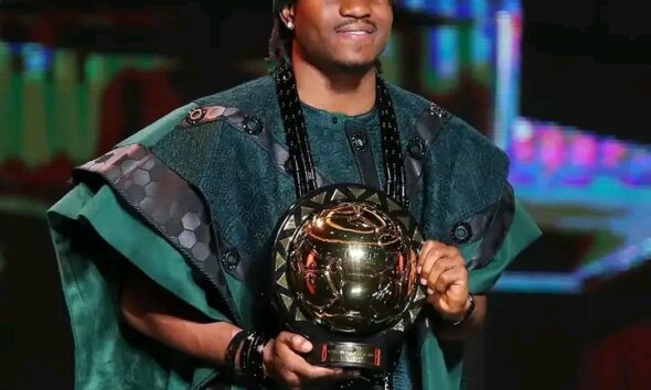 Jose Peseiro congratulates Ademola Lookman on CAF Awards success