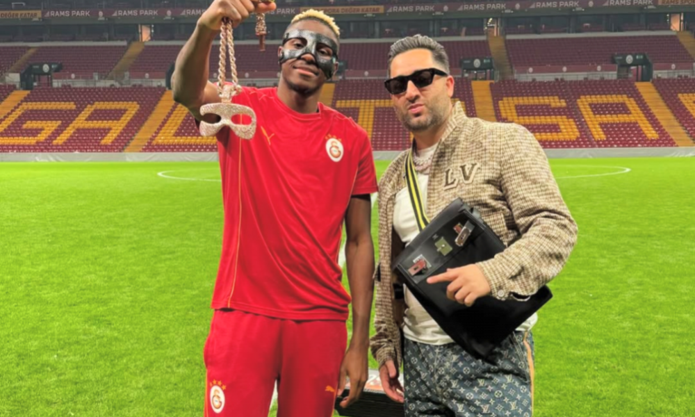 Rio Ferdinand urges Manchester United to sign Victor Osimhen Rio Ferdinand urges Manchester United to sign Victor Osimhen