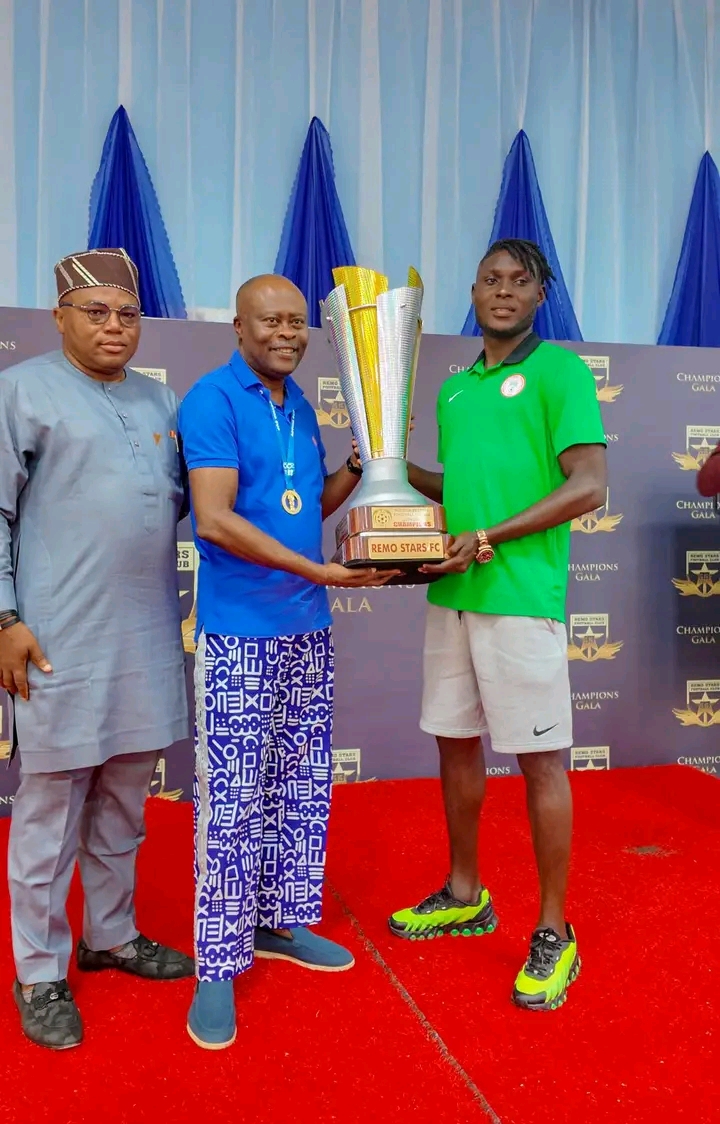 Hon. Kunle Soname Rewards Remo Stars with N25 Million After NPFL Triumph Hon. Kunle Soname Rewards Remo Stars with N25 Million After NPFL Triumph
