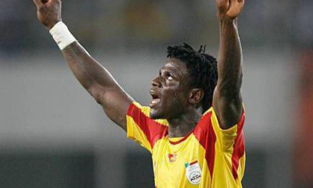 Razaq Omotoyosi: Nigerian-born striker dies at 39