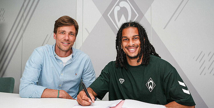 Nigeria-eligible Isaac Schmidt seals loan move to Werder Bremen Nigeria-eligible Isaac Schmidt seals loan move to Werder Bremen