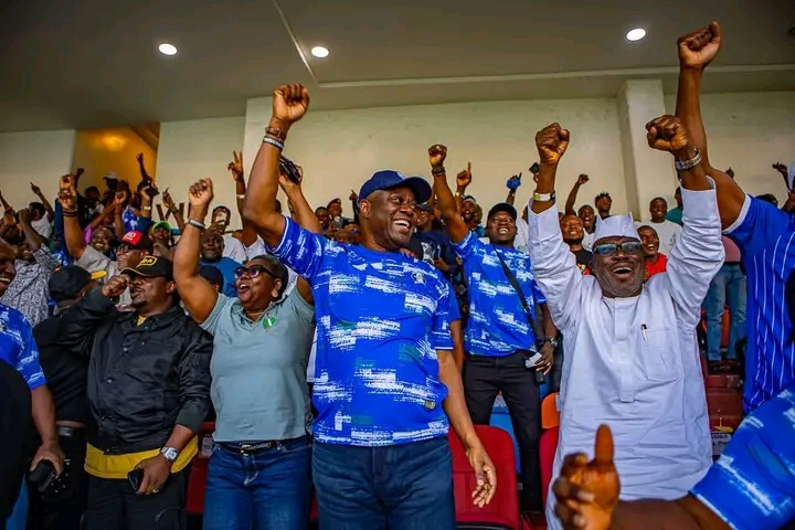 Governor Seyi Makinde’s presence inspires Shooting Stars to another late NPFL victory Governor Seyi Makinde’s presence inspires Shooting Stars to another late NPFL victory