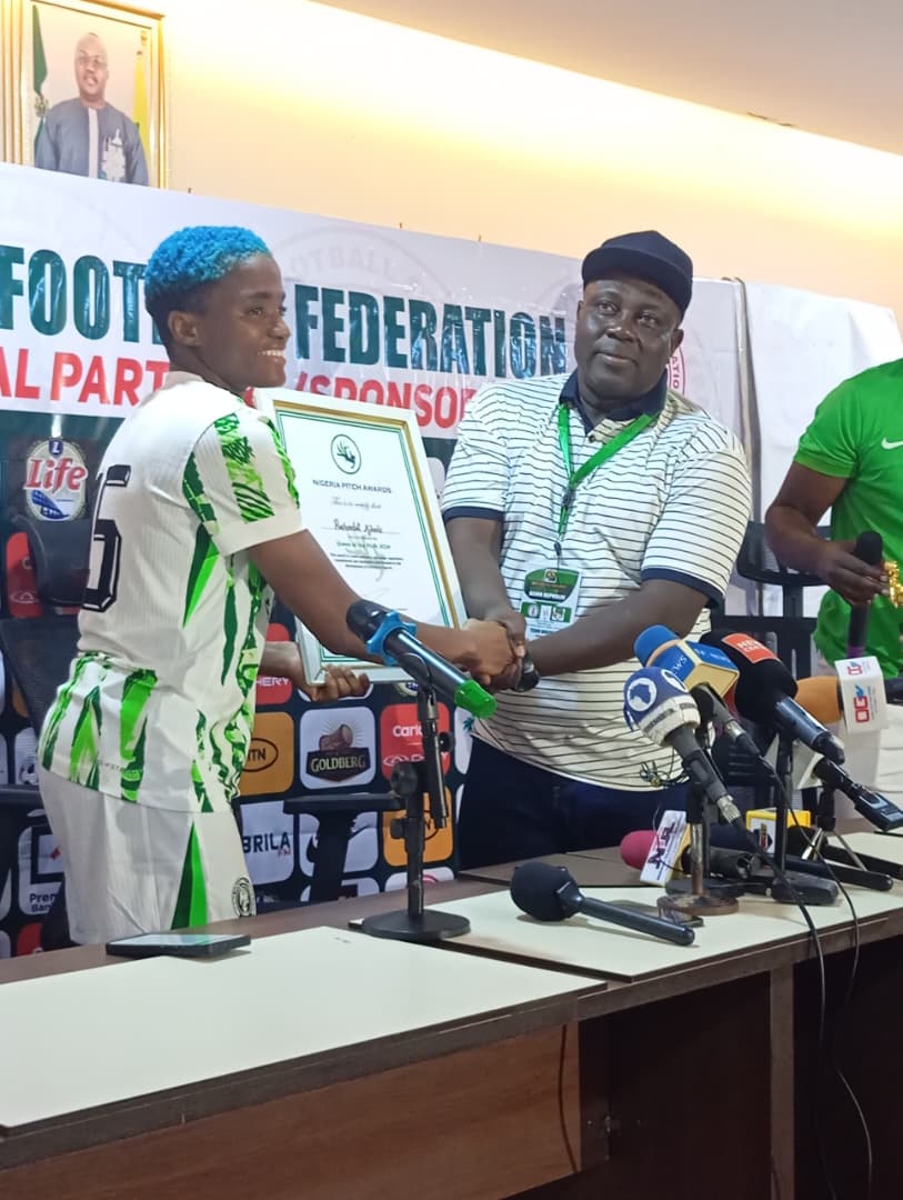 Rasheedat Ajibade receives 2024 Queen of the Pitch, dedicate award to teammates Rasheedat Ajibade receives 2024 Queen of the Pitch, dedicate award to teammates