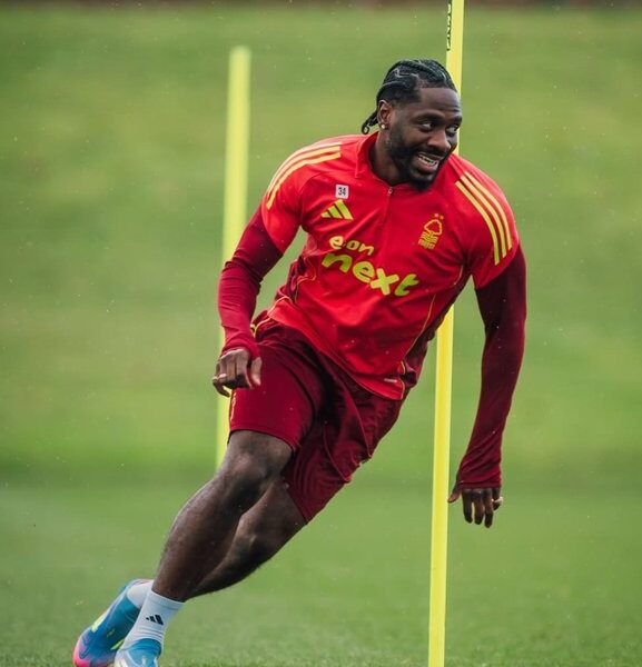 Sean Dyche Confirms Ola Aina’s Return to Training at Nottingham Forest