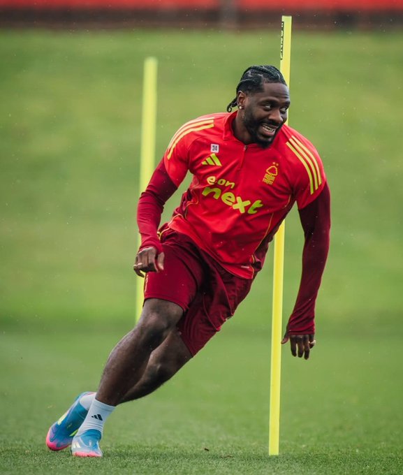 Sean Dyche Confirms Ola Aina’s Return to Training at Nottingham Forest