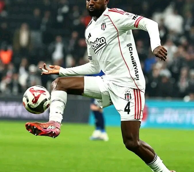 Wilfred Ndidi Suffers Hamstring Injury in Derby Clash