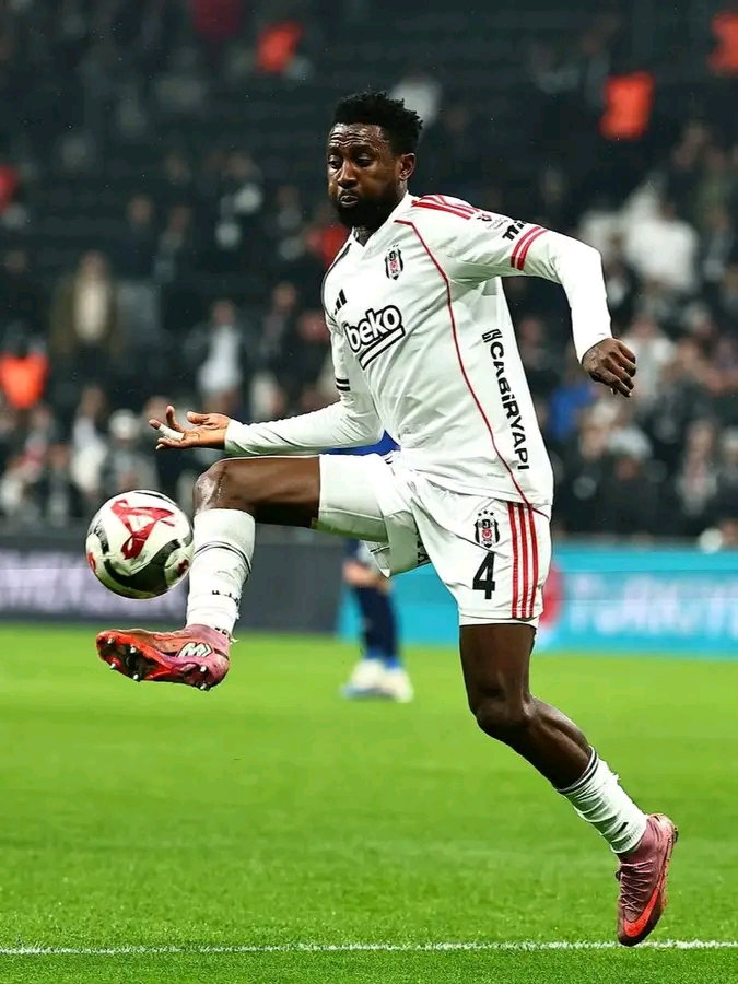 Wilfred Ndidi Suffers Hamstring Injury in Derby Clash