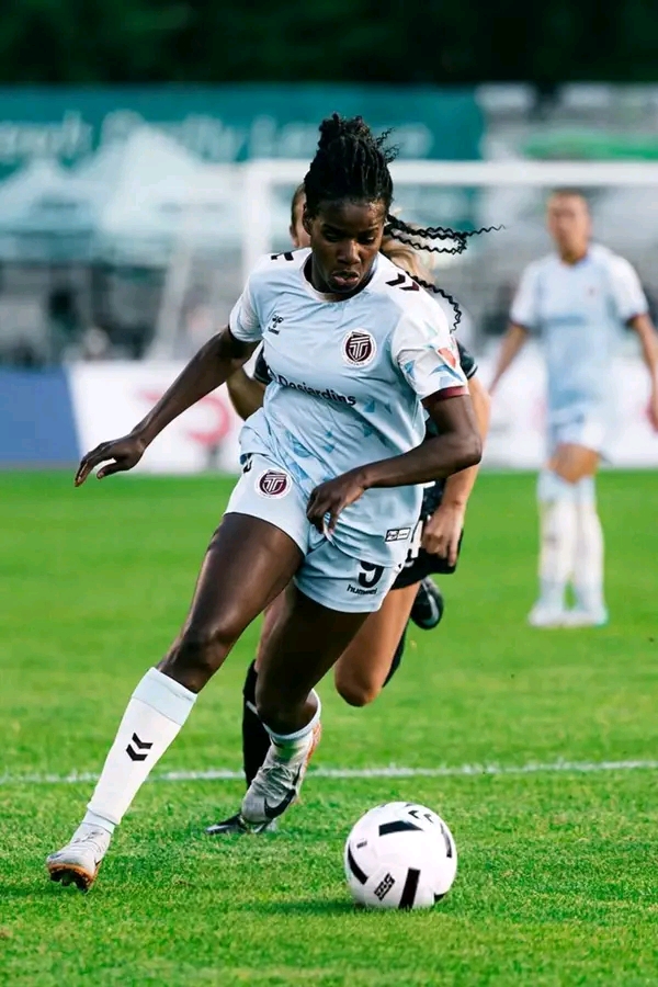 Esther Okoronkwo Shines as AFC Toronto Edge Vancouver in Season Opener