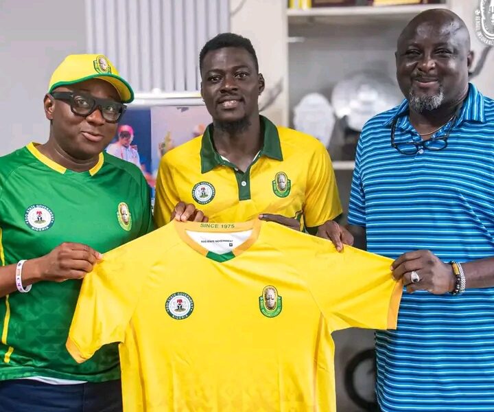 Bendel Insurance Sign Former Abia Warriors Defender Adeleke Adekunle David