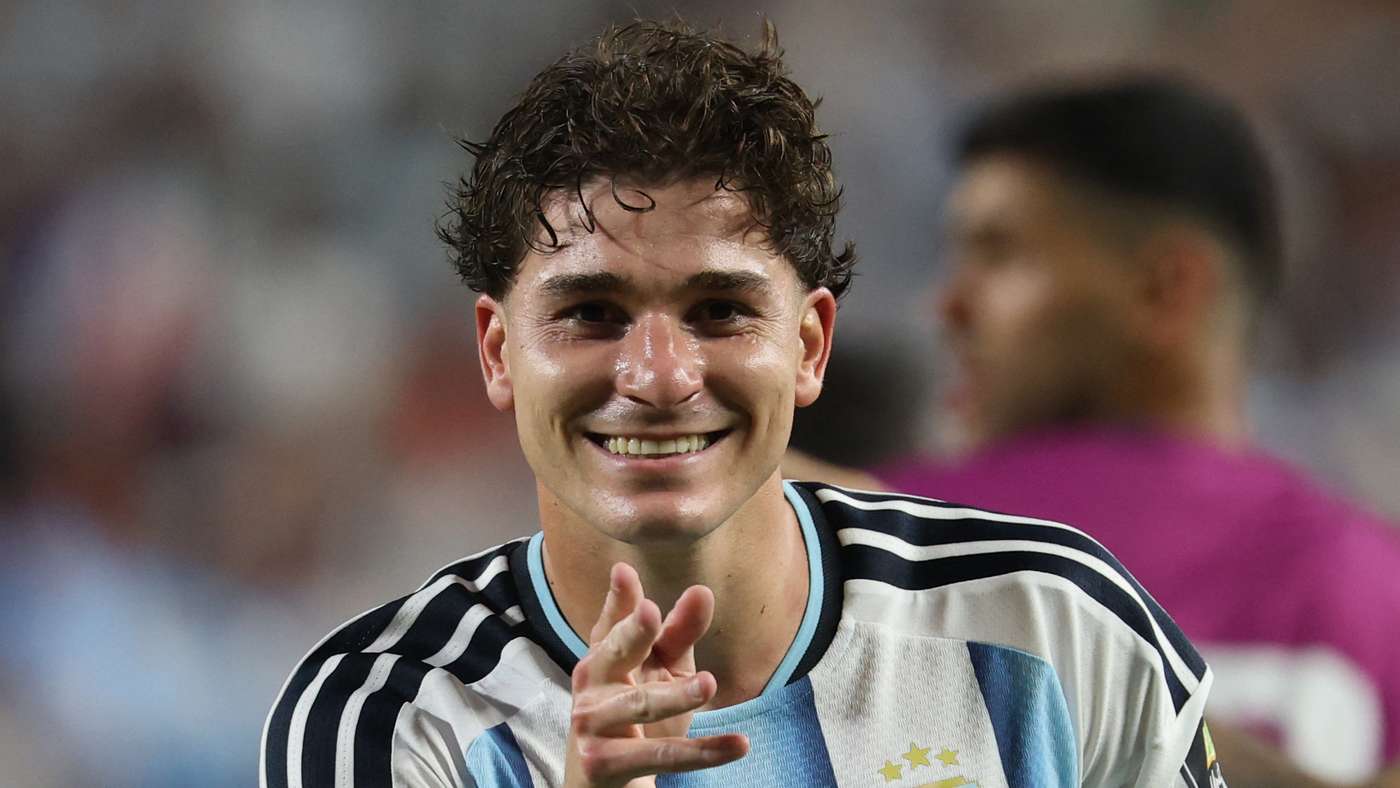 Julian Alvarez: Barcelona ready to raise offer as Atletico Madrid refuse even €200m bid