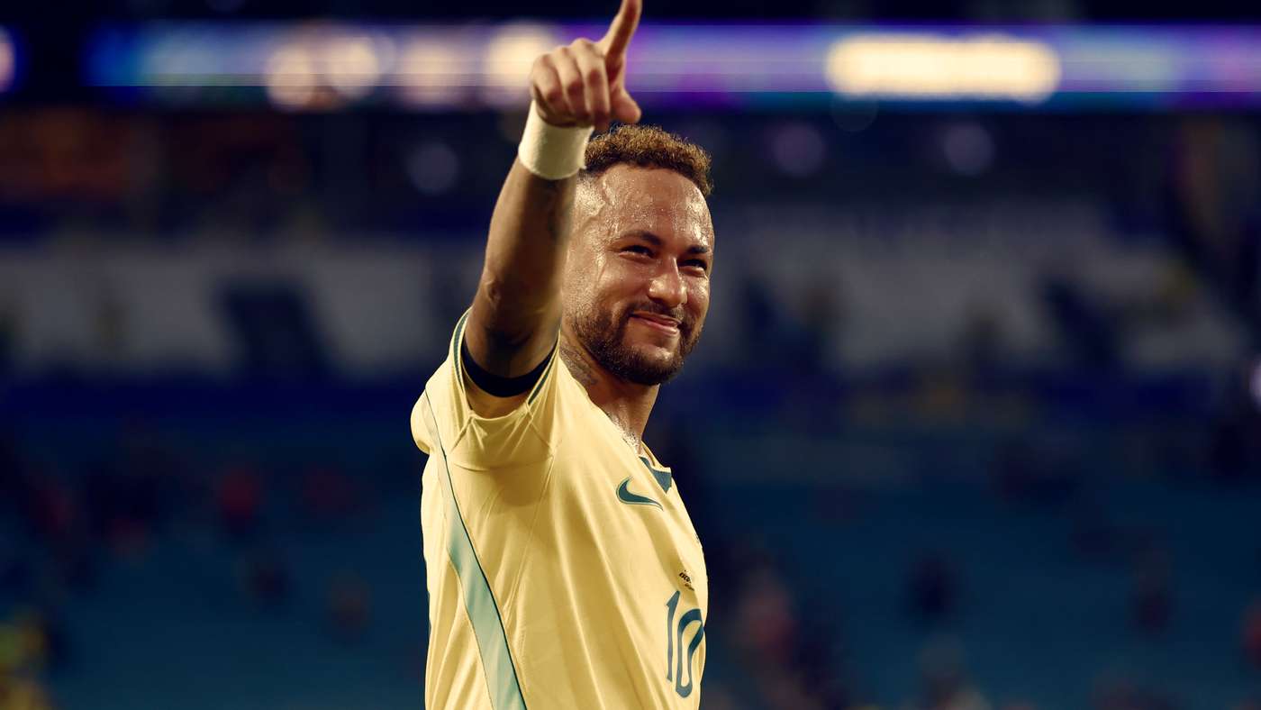 Neymar sparks fresh controversy with Las Vegas poker trips after Brazil World Cup exit Neymar sparks fresh controversy with Las Vegas poker trips after Brazil World Cup exit