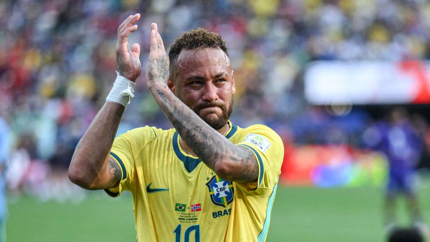 Neymar hits back at critics over poker appearance after missing Santos match Neymar hits back at critics over poker appearance after missing Santos match