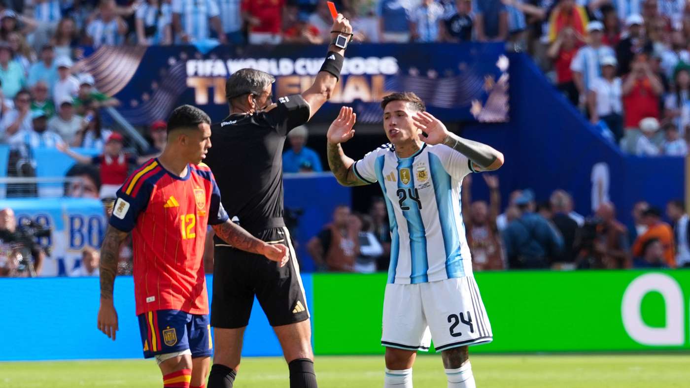 Vincic stands by Enzo red card in World Cup final and praises Messi’s ‘sportsmanship’ Vincic stands by Enzo red card in World Cup final and praises Messi’s ‘sportsmanship’