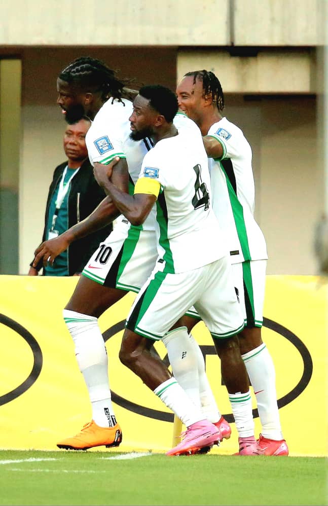 Ajax move in for unsettled Nigeria striker Arokodare on loan from Wolves