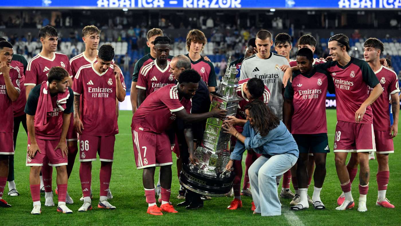 Vinicius Junior appears to mock distinctive Teresa Herrera trophy after Real Madrid win