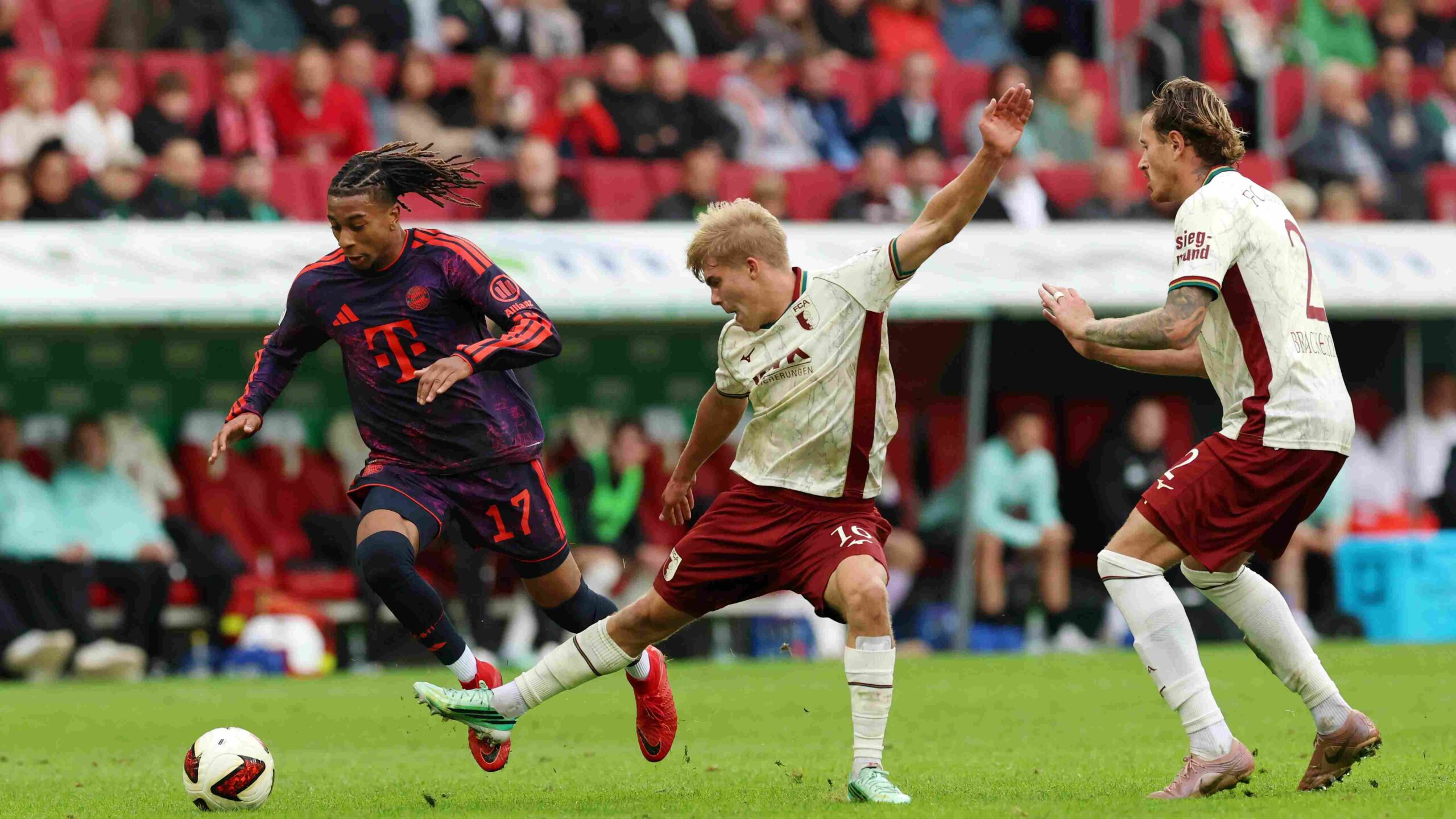 Bayern Munich held by Augsburg after Manuel Neuer error gifts fastest Bundesliga goal