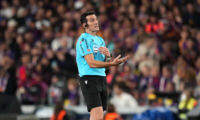 Martinez Munuera earns praise for steering tense Barcelona-Real Madrid clasico