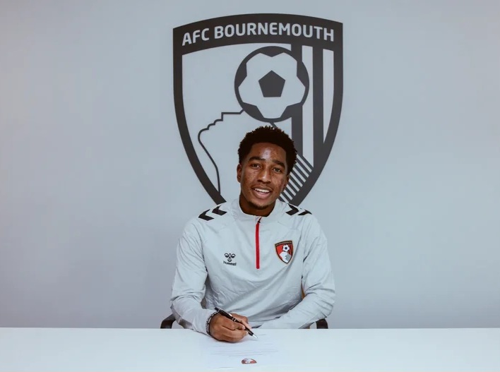 Nefeye Osazee: Nigerian teenager signs professional contract with Bournemouth